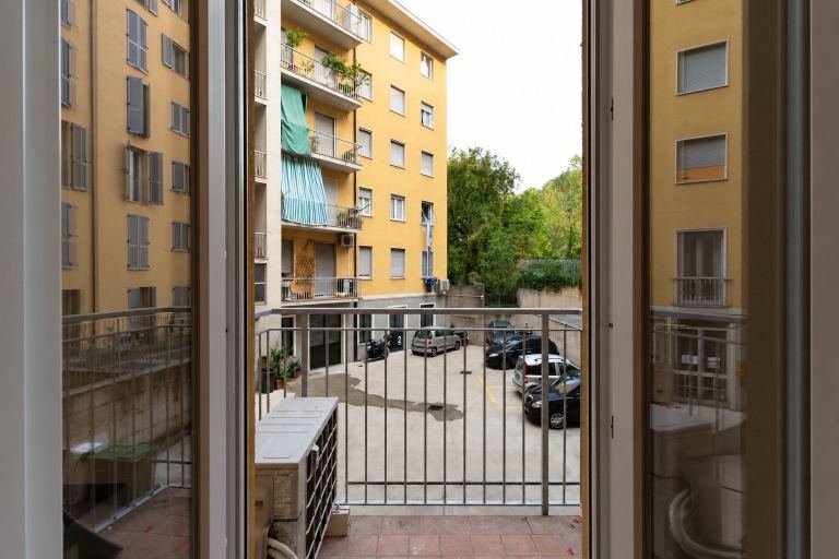 Camera 2 · Singola con balcone e bagno in camera